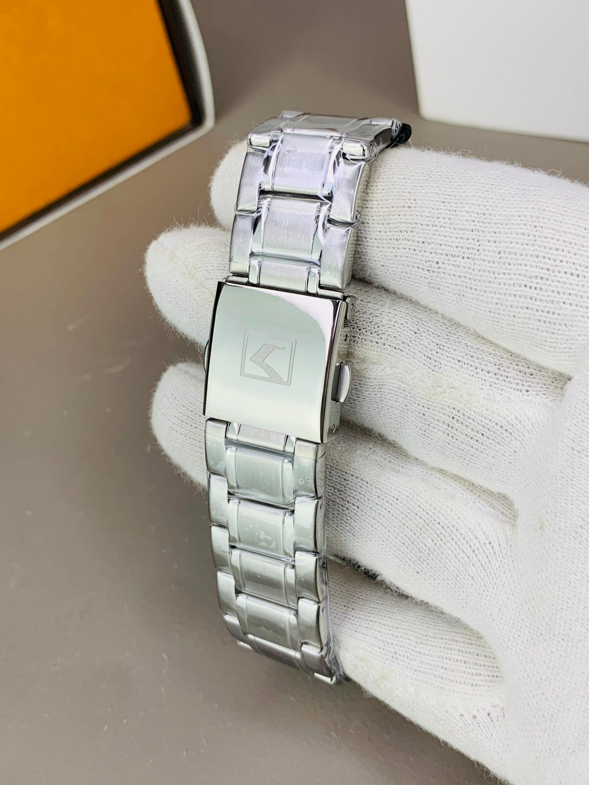 CURREN 8476 - New Shape Day Date Stainless Steel Chain Watch For Men's