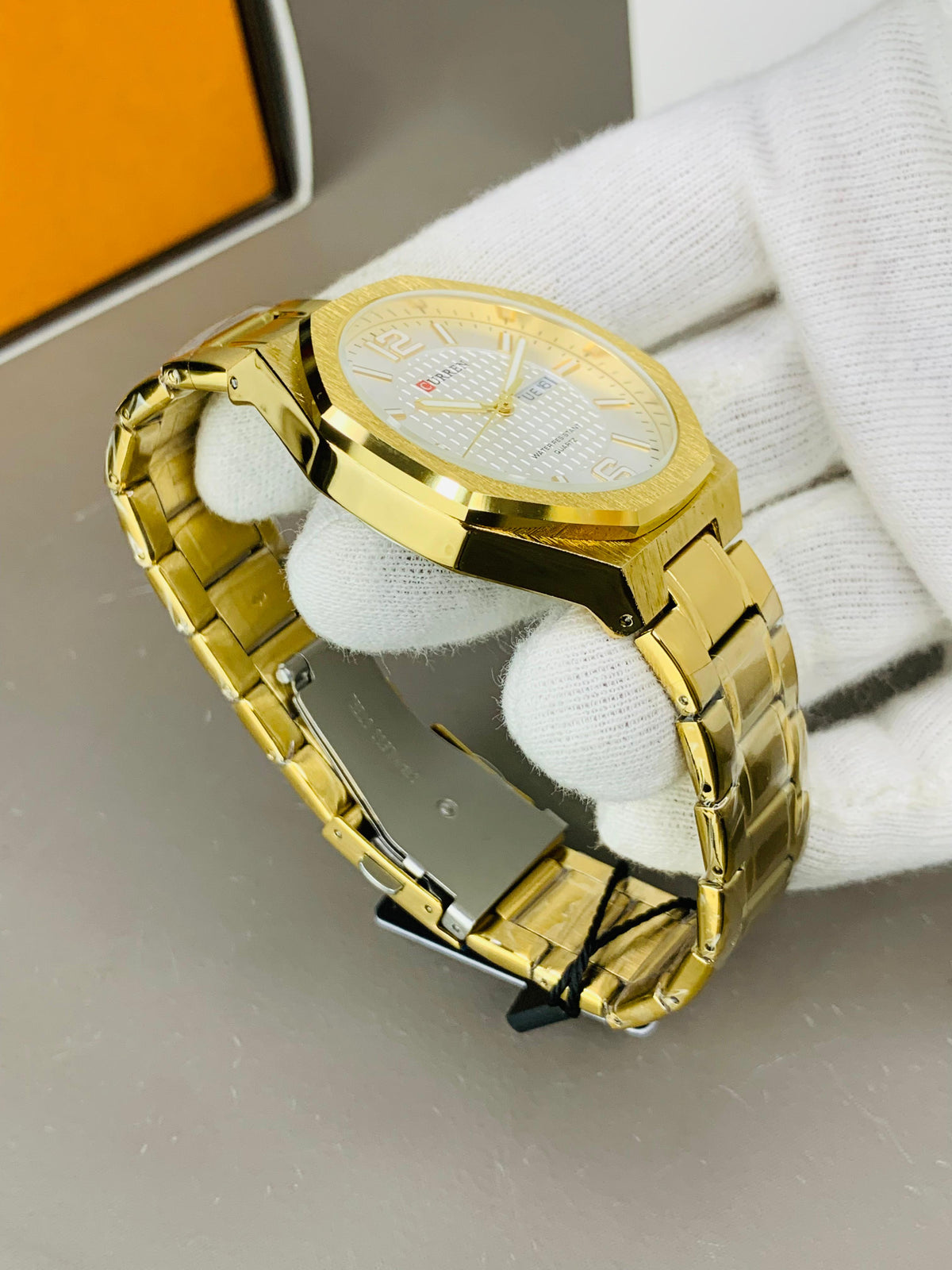 CURREN 8476 - New Shape Day Date Stainless Steel Chain Watch For Men's